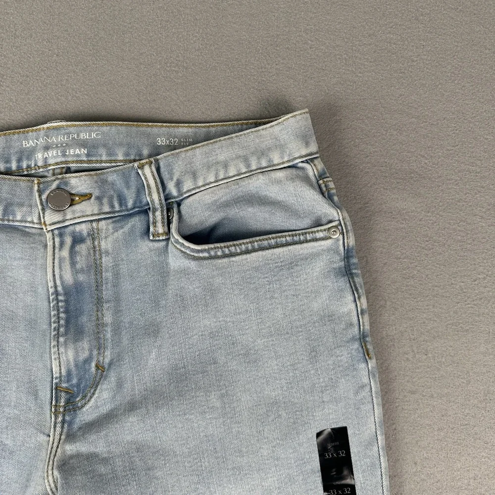 NWT Banana Republic Traveler Slim Fit Jeans Men's 33x32 Light Blue Stretch Denim